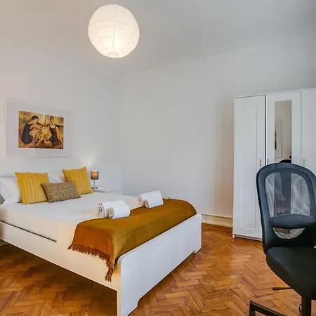 Hip And Spacious Tm Flat In Areeiro Lisbon Exterior photo