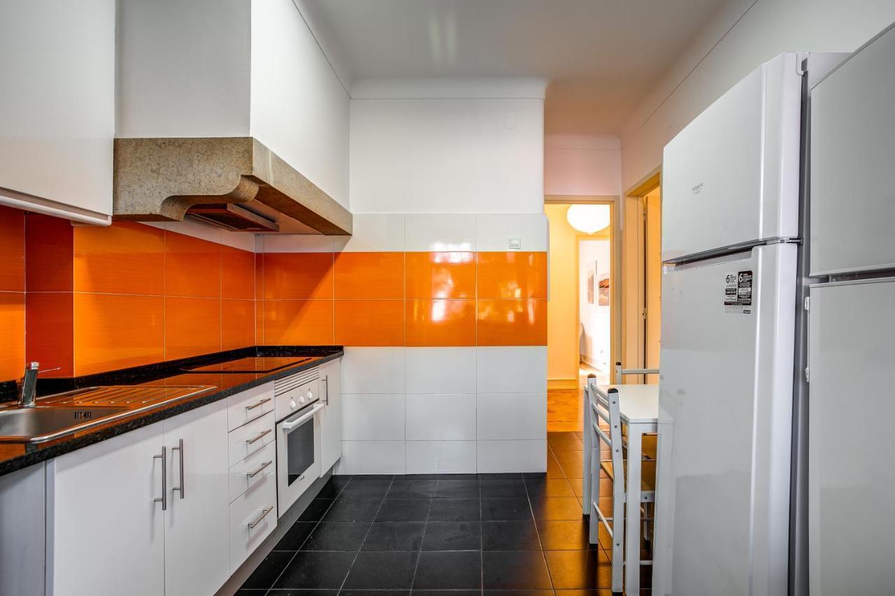 Hip And Spacious Tm Flat In Areeiro *