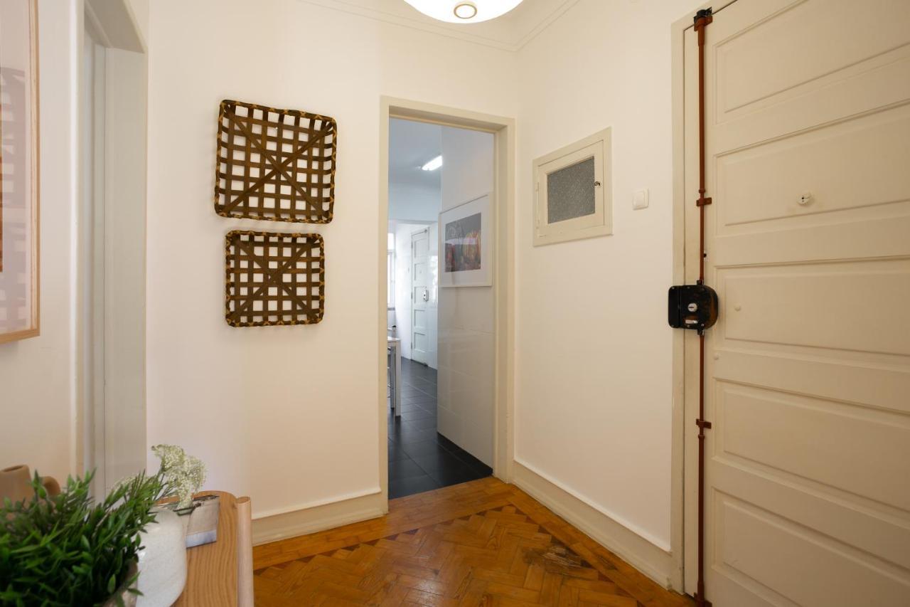 Hip And Spacious Tm Flat In Areeiro Lisbon