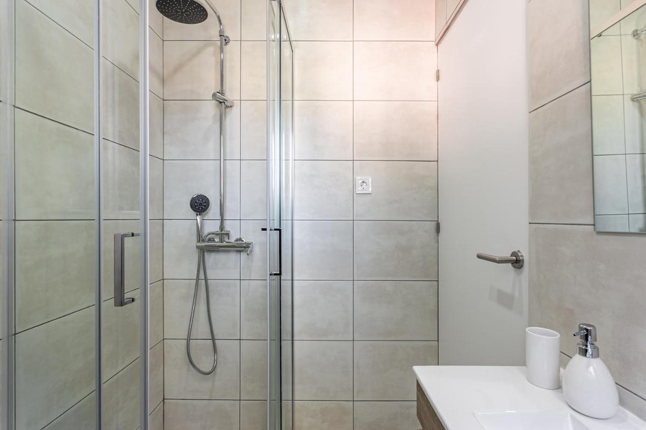 Hip And Spacious Tm Flat In Areeiro Lisbon