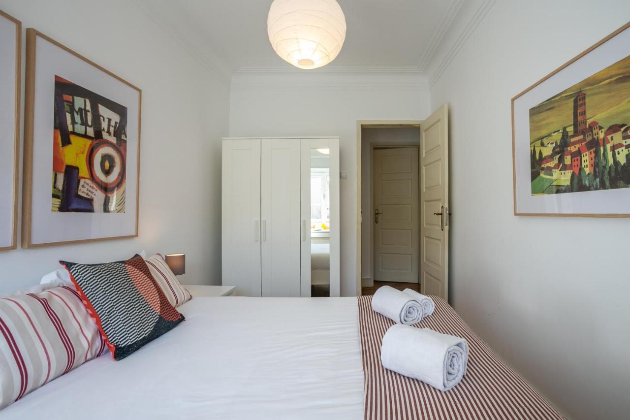 Hip And Spacious Tm Flat In Areeiro * Lisbon