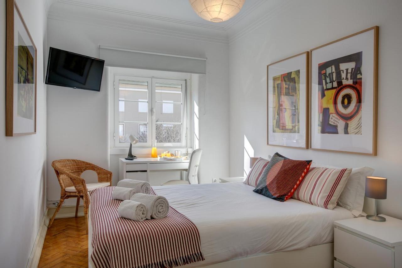 Hip And Spacious Tm Flat In Areeiro *