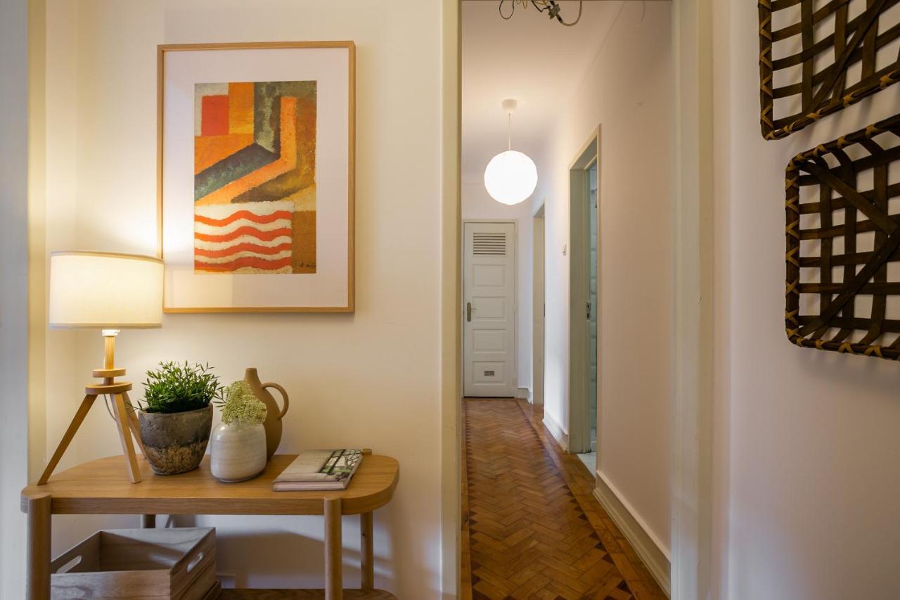 Hip And Spacious Tm Flat In Areeiro Apartment *